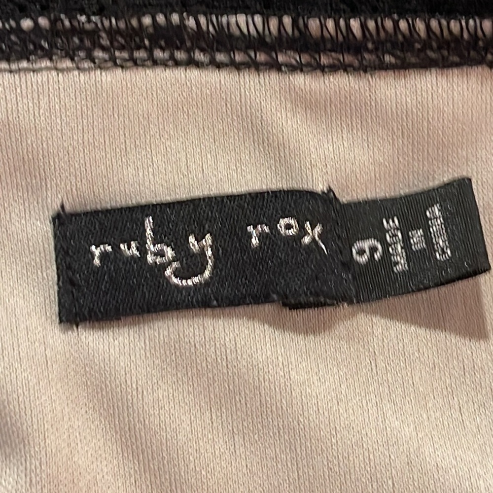 Pretty Ruby Rox dress 9 - Picture 5 of 9
